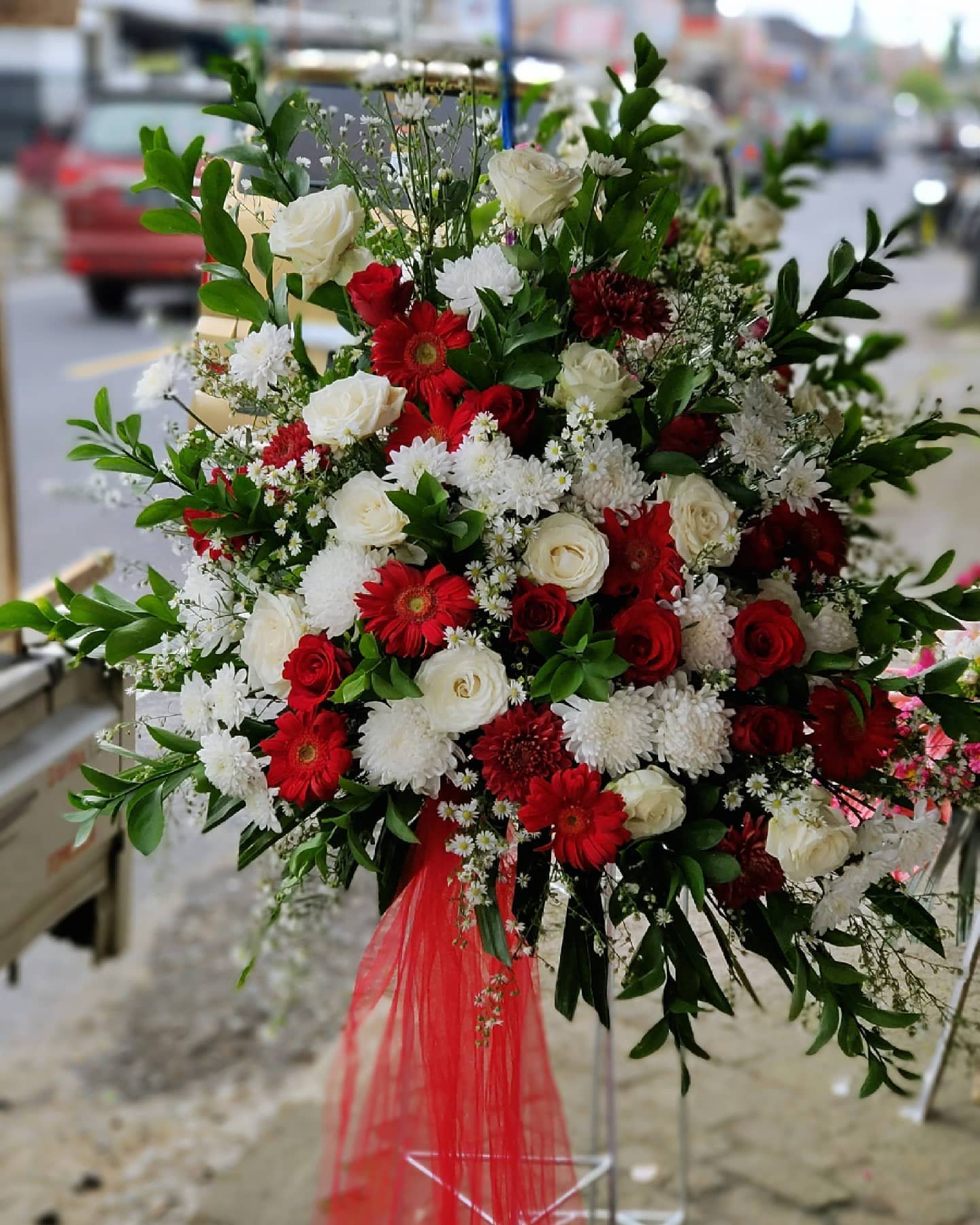Standing Flower Merah Putih Premium