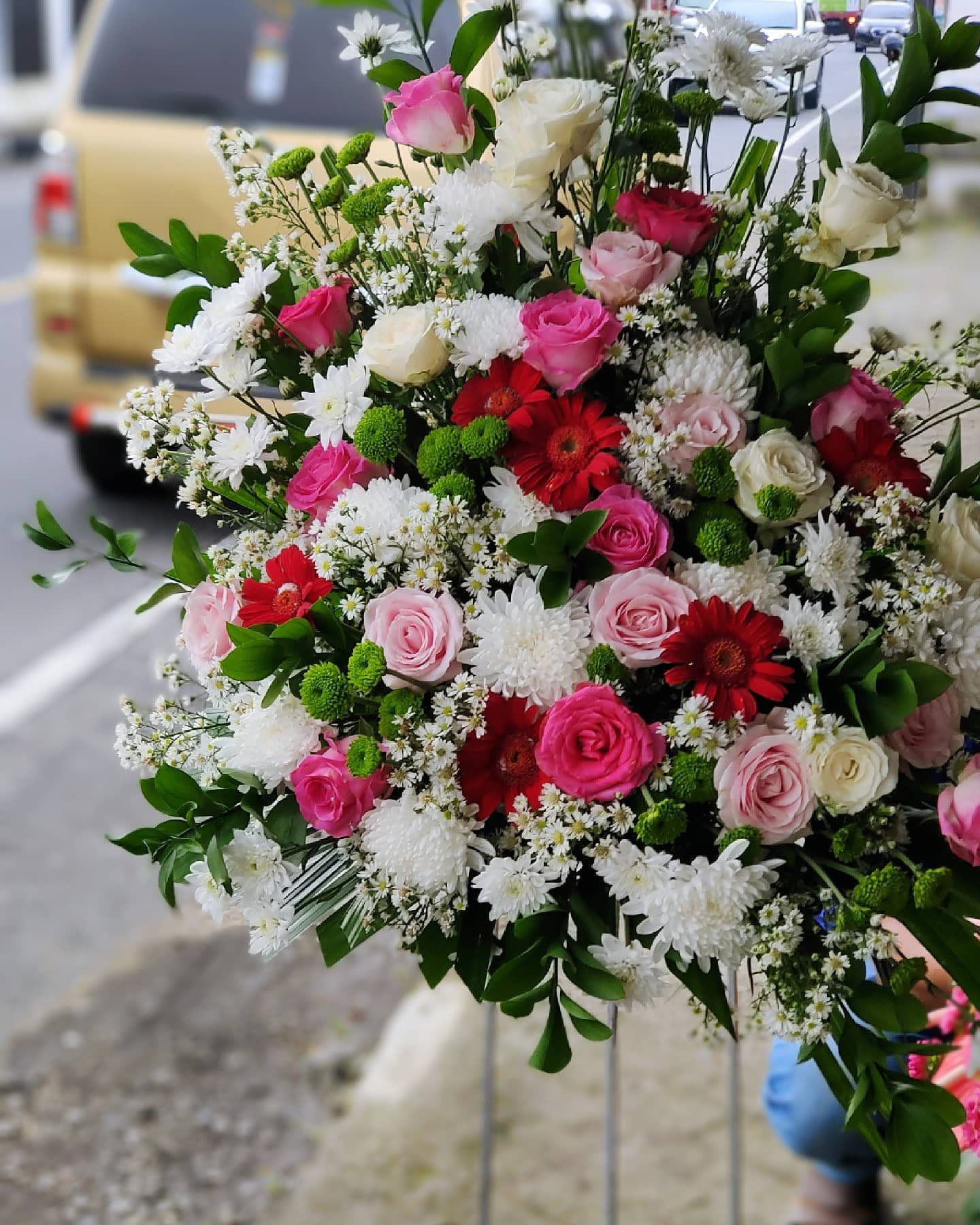 Standing Flower Merah Putih Premium - Gambar 2