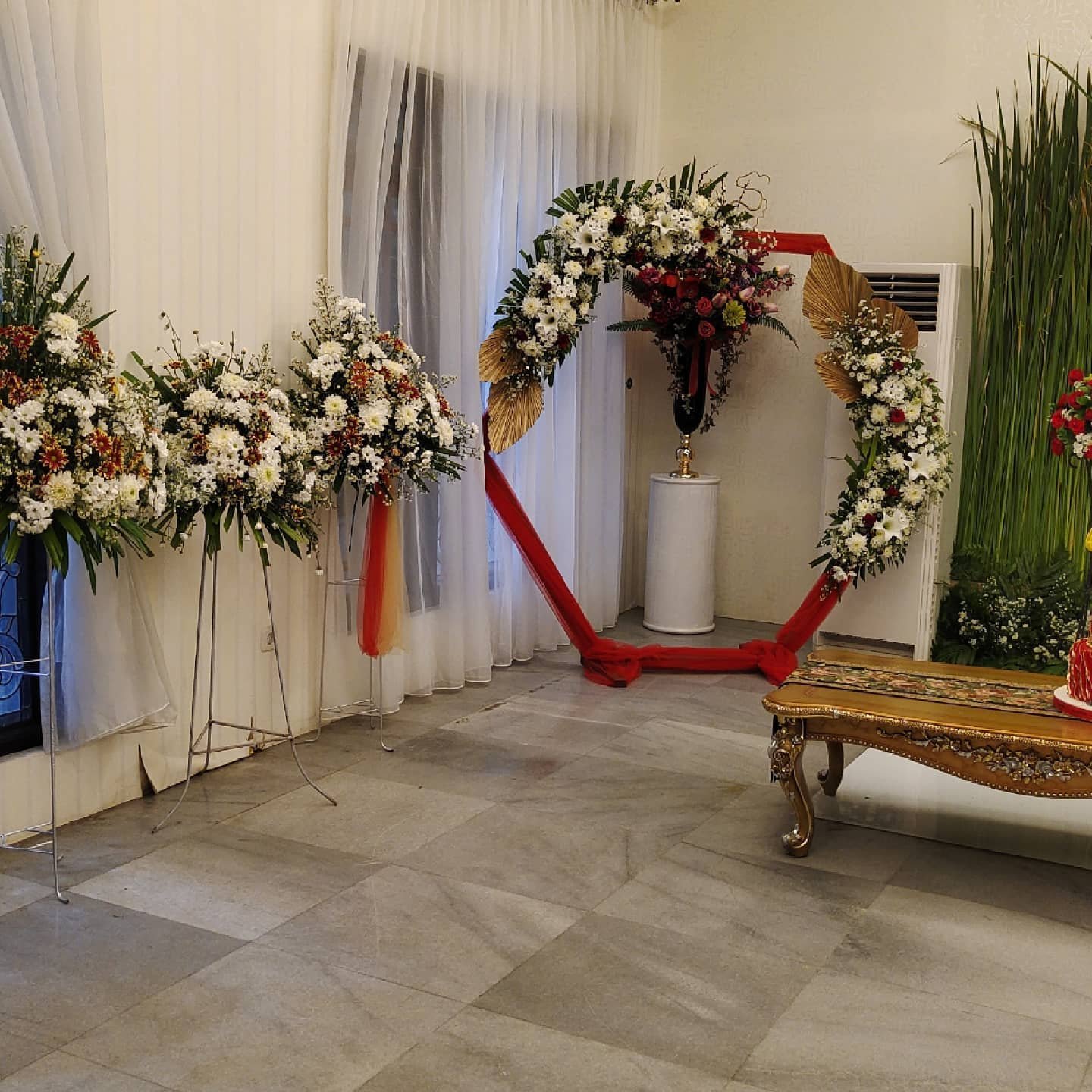Paket Dekorasi Bunga Duka Cita Red White Garden – Premium - Gambar 2