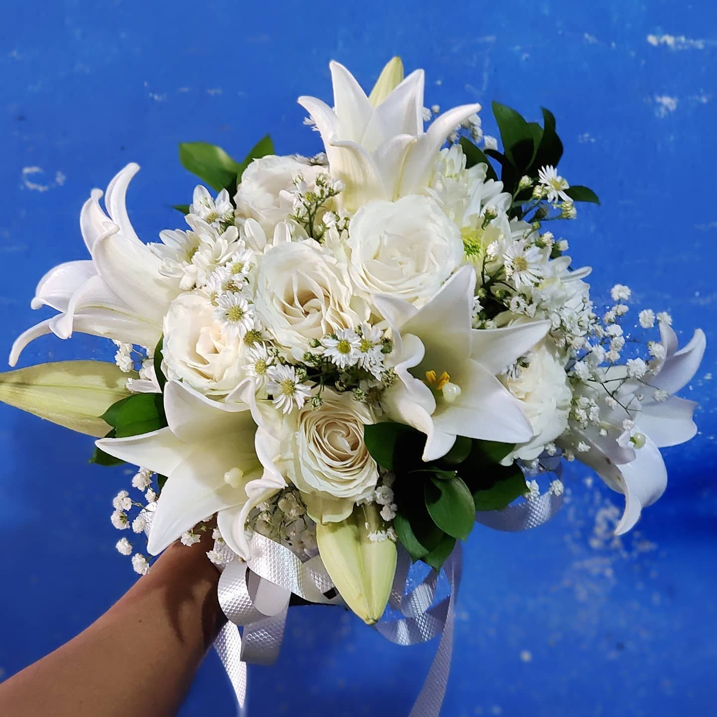 Bunga Tangan Pengantin Putih Elegan – Premium