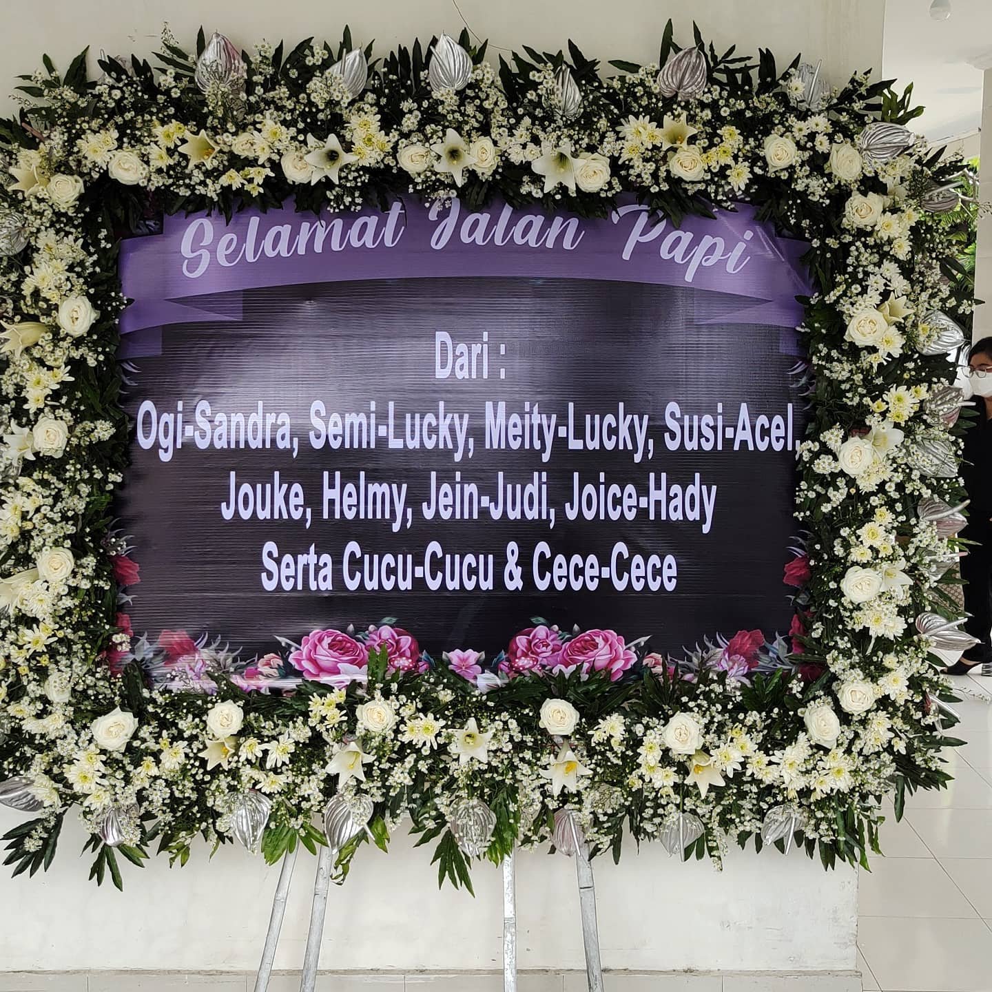 Bunga Papan Duka Cita Yolanda Florist Tomohon
