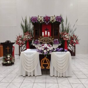 Dekorasi Mimbar Gereja Merah Putih Ungu – Premium