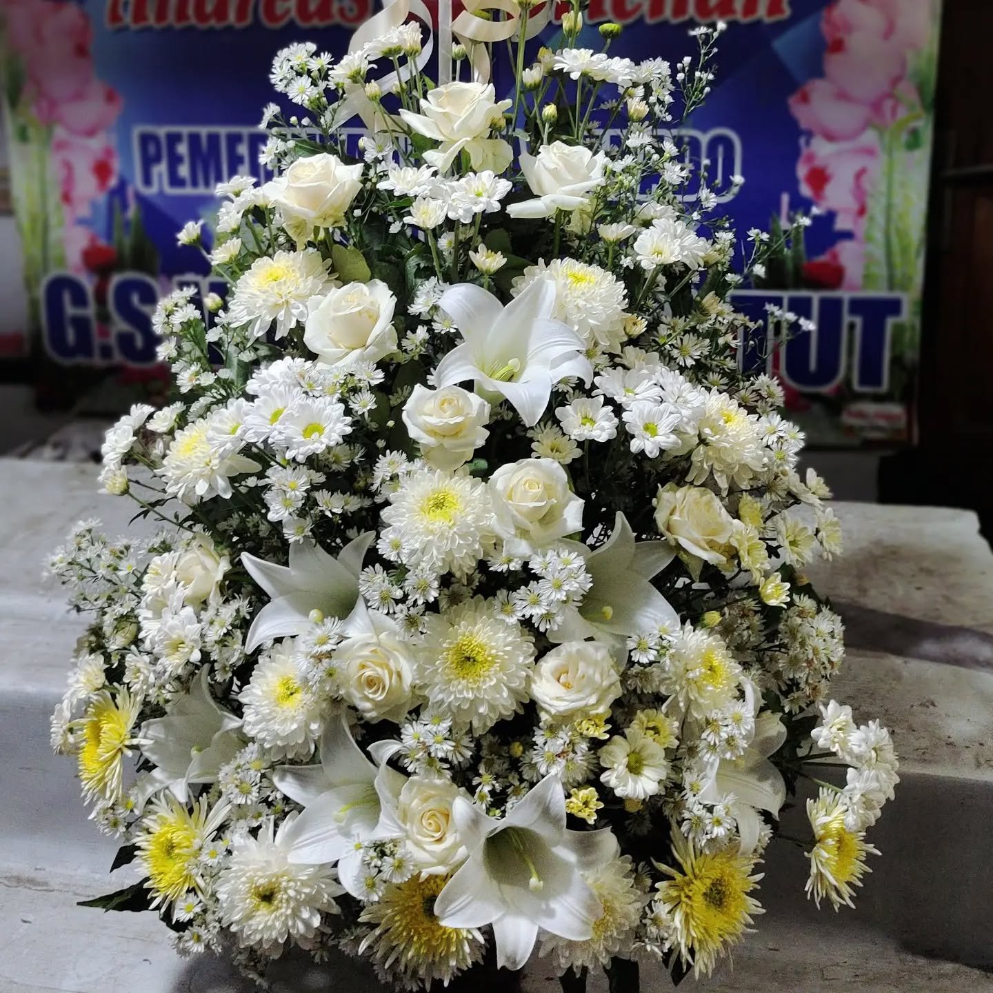 Bunga Meja Putih Elegan – Premium - Gambar 2