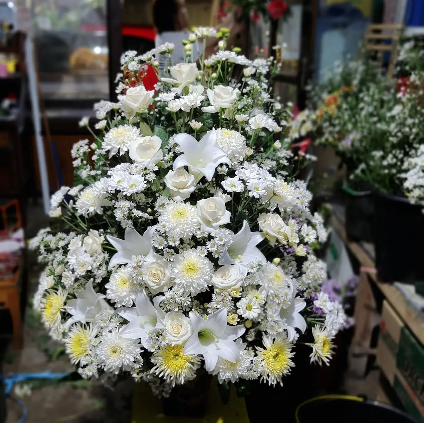 Bunga Meja Putih Elegan – Premium