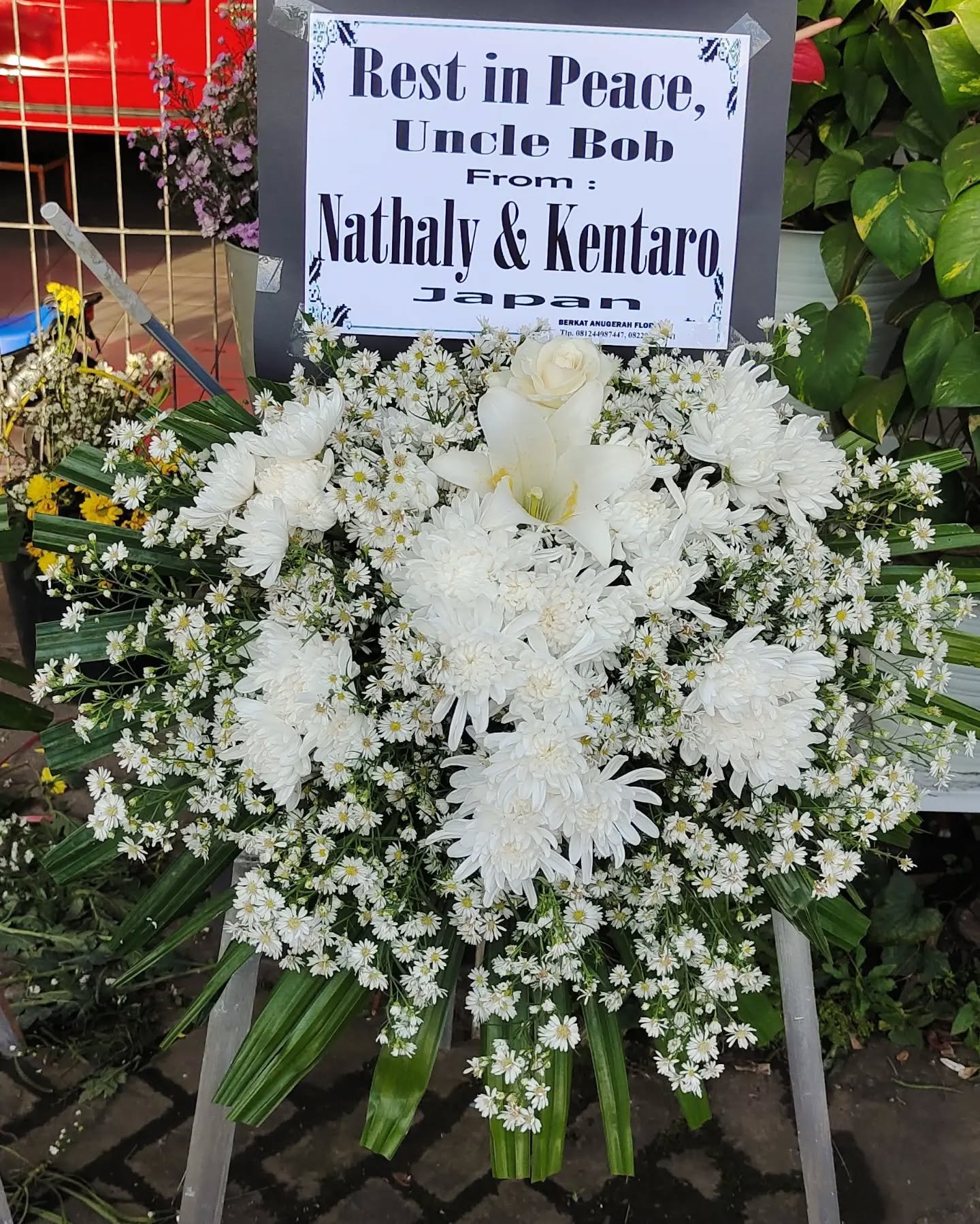 Standing Flower Duka Cita Putih Klasik – Medium - Gambar 4
