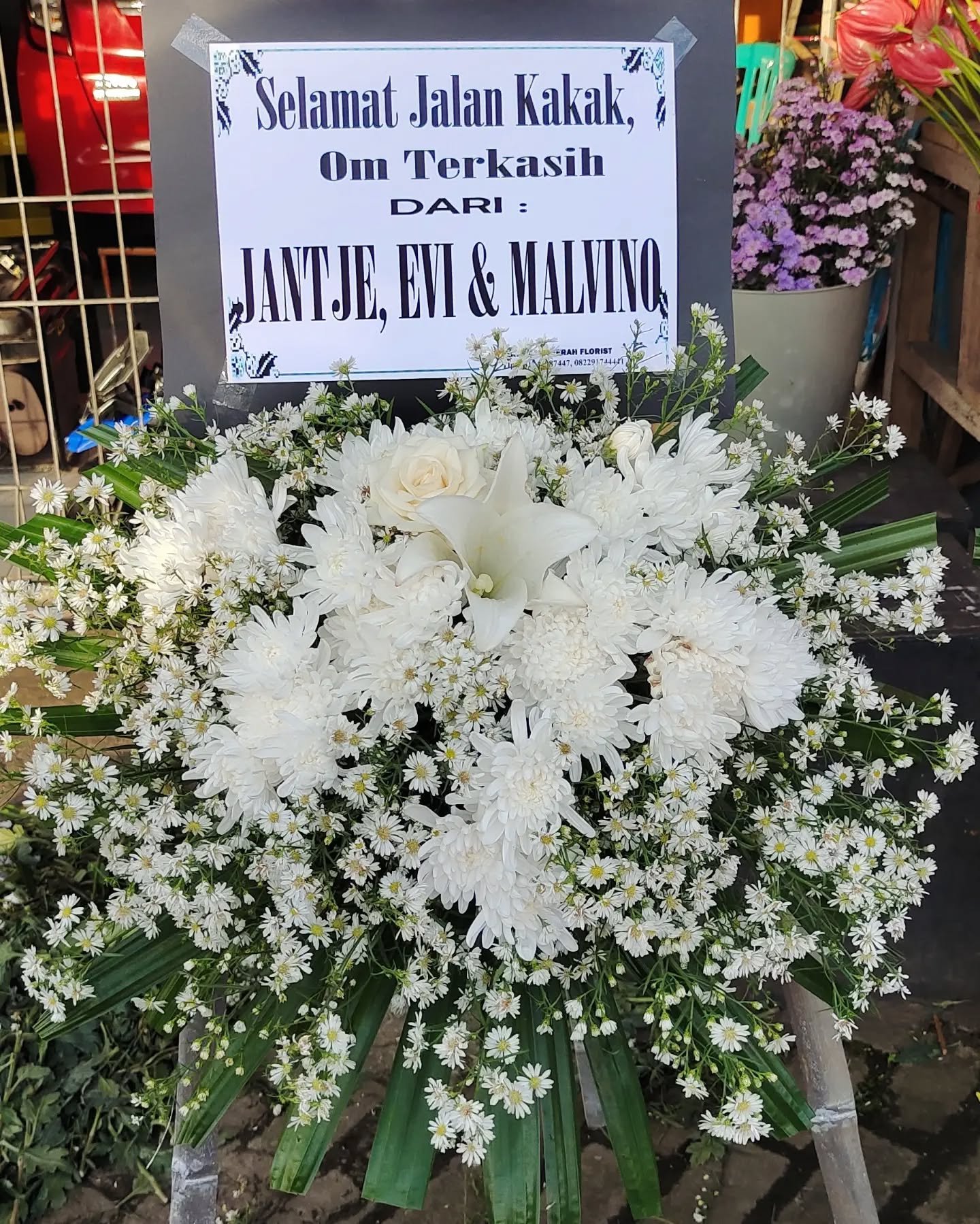 Standing Flower Duka Cita Putih Klasik – Medium - Gambar 5